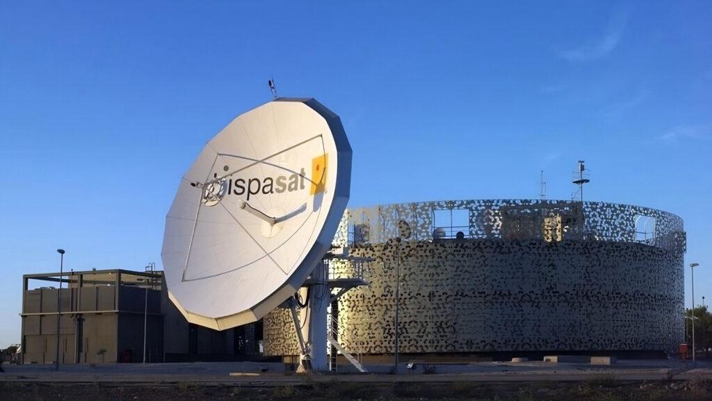 Centro control antena satélite Hispasat
